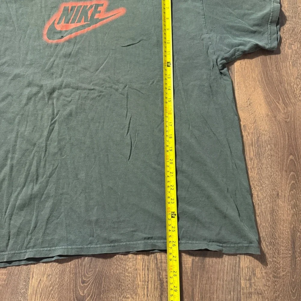 Vintage Nike Silver Tag T-Shirt Mens XL Green Red Spray Logo Y2K Faded Cotton